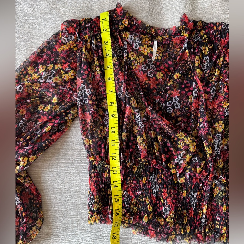 Free People XS Twyla Smocked Sheer Ruffle Long Sleeve Floral V-Neck Top Blouse - Picture 10 of 11